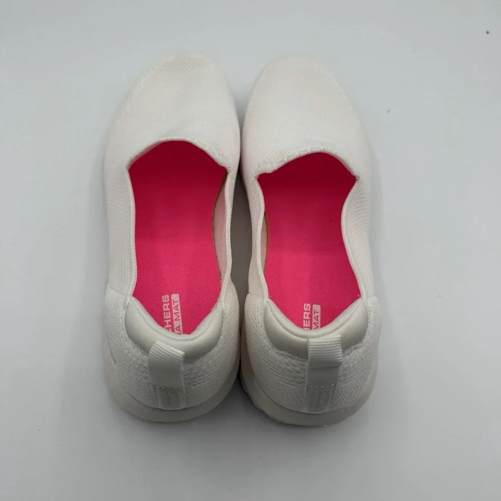 Skechers Go Walk Massage Fit Seascape Shoes‎ Womens Sz 10 White Slip On Loafers